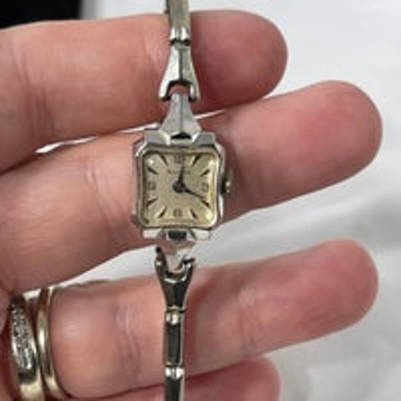 VTG woman’s Bulova 10k rolled gold  filled watch main image 6